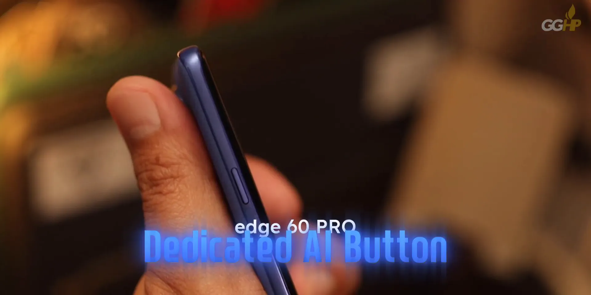 Desain Motorola Edge 60 Pro dengan tombol AI dedicated dan finishing equlazer