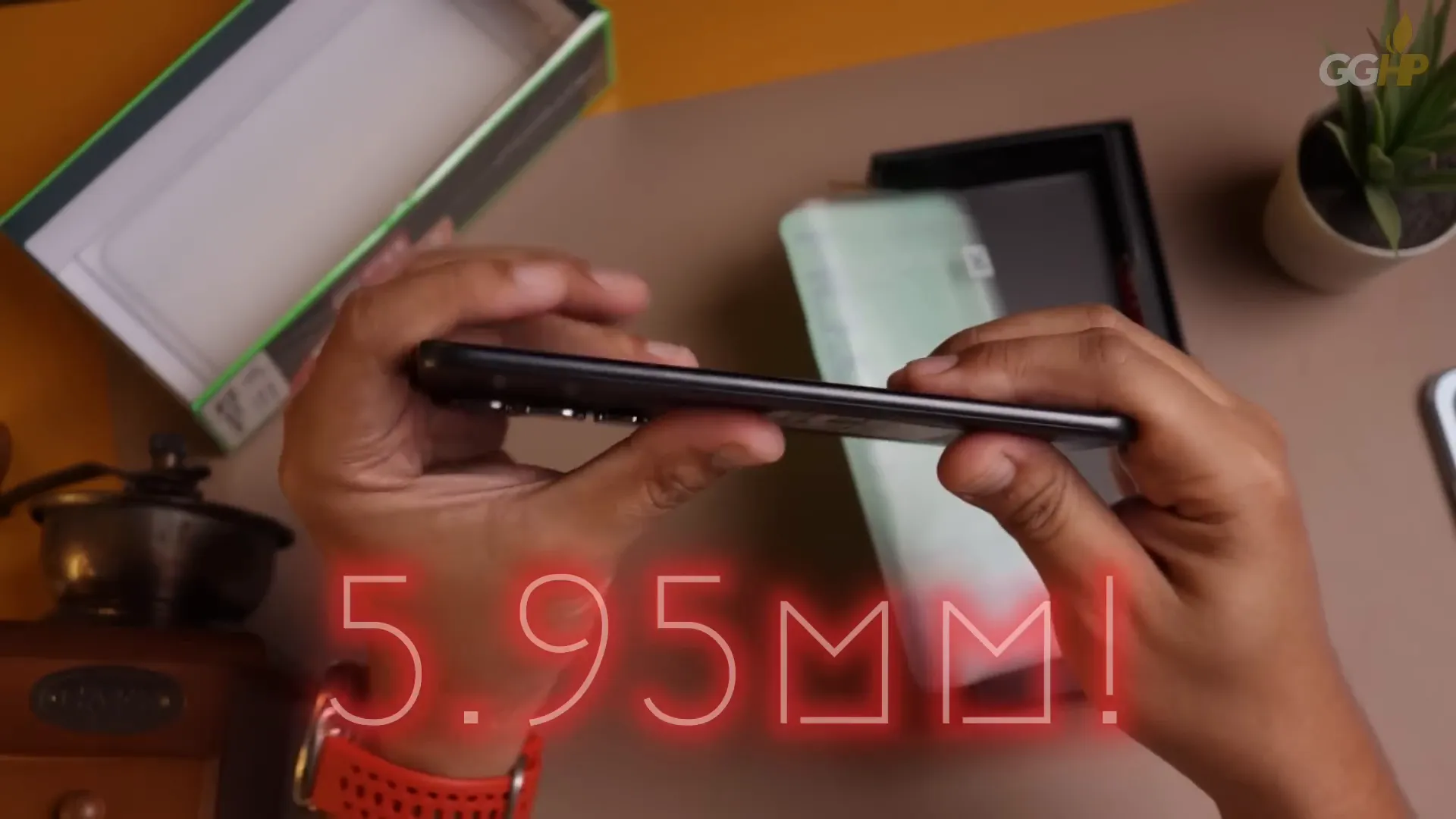 Unboxing Infinix HOT 60 Pro+ Sleek Black dengan tampilan tipis dan elegan
