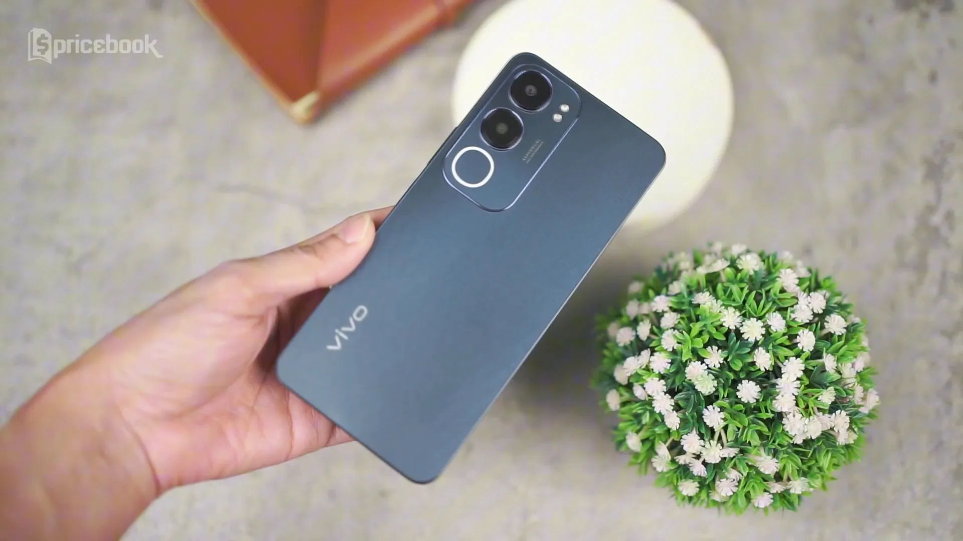 Tampilan desain Vivo Y19s Pro dengan sertifikasi ketahanan dan port audio 3.5mm