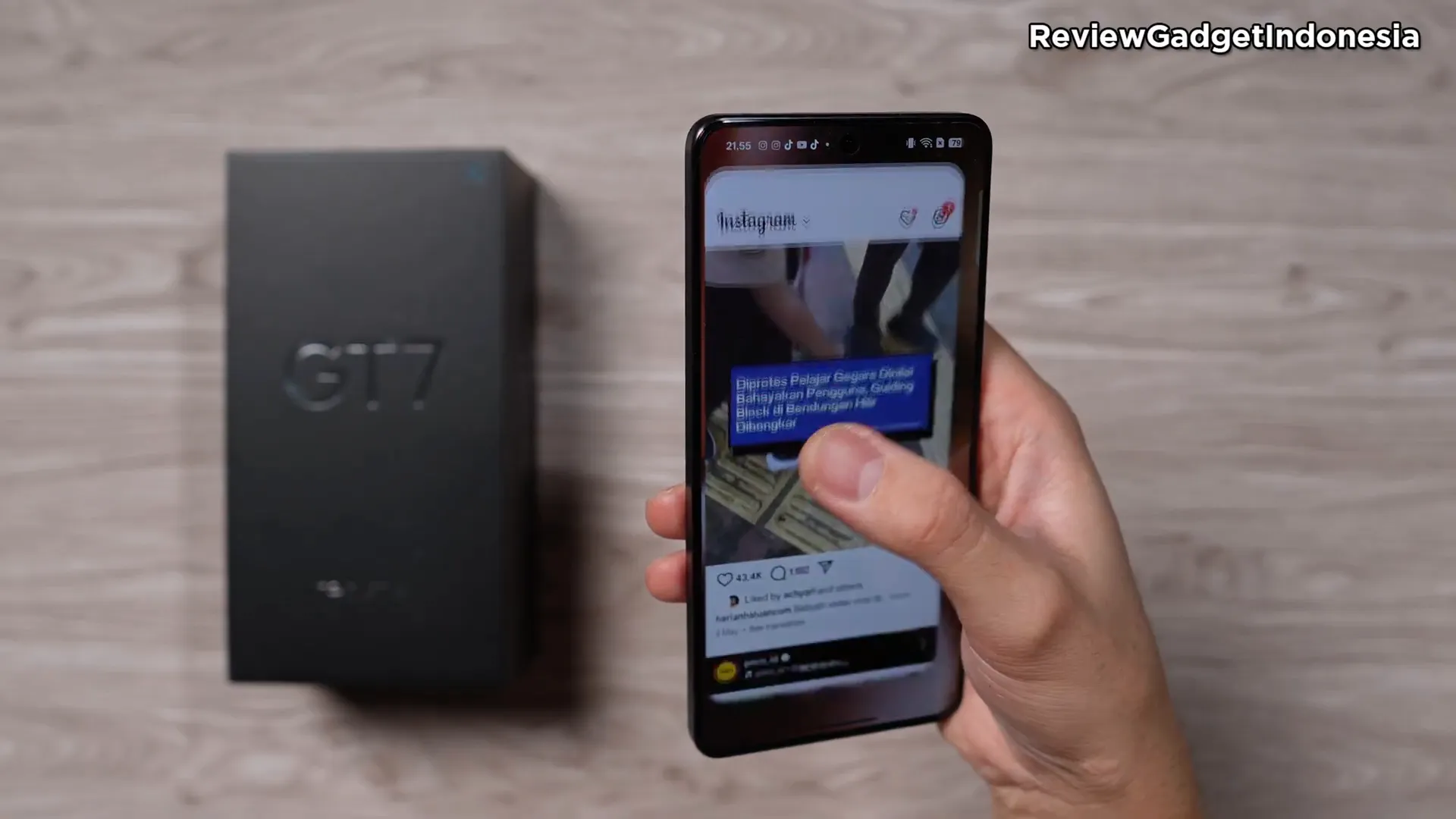 Tampilan Realme GT7 dengan spesifikasi utama di layar