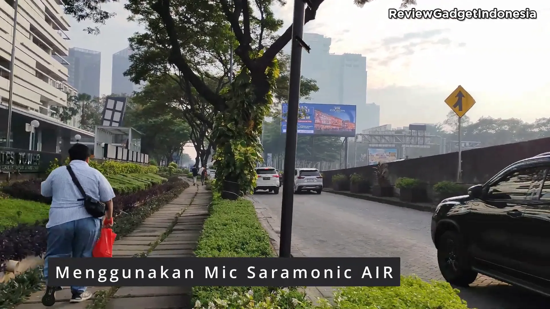 Demo penggunaan Saramonic Air di lingkungan outdoor dengan suara kendaraan