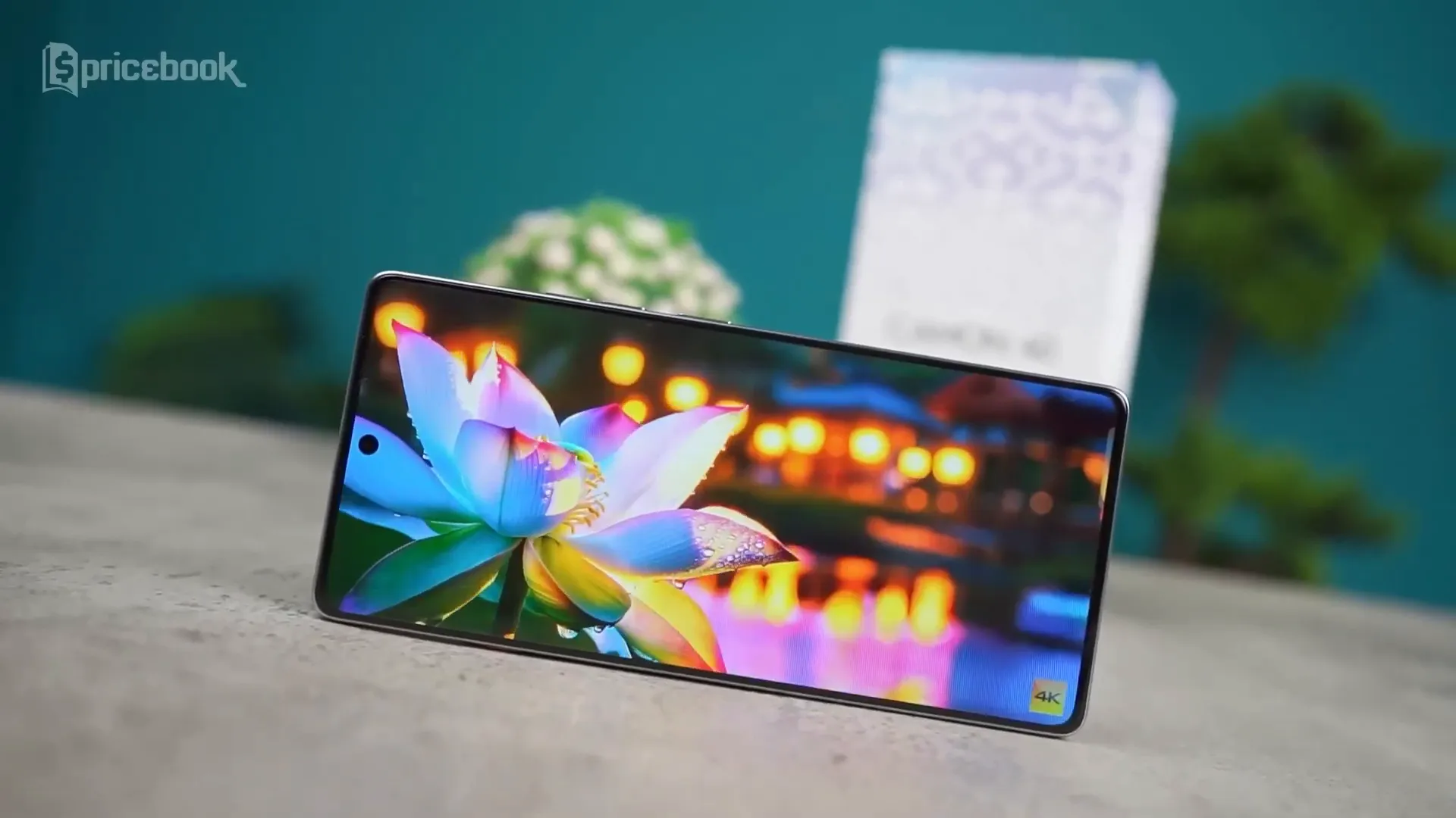 Tecno Camon 40 dengan kamera 50MP dan layar AMOLED besar