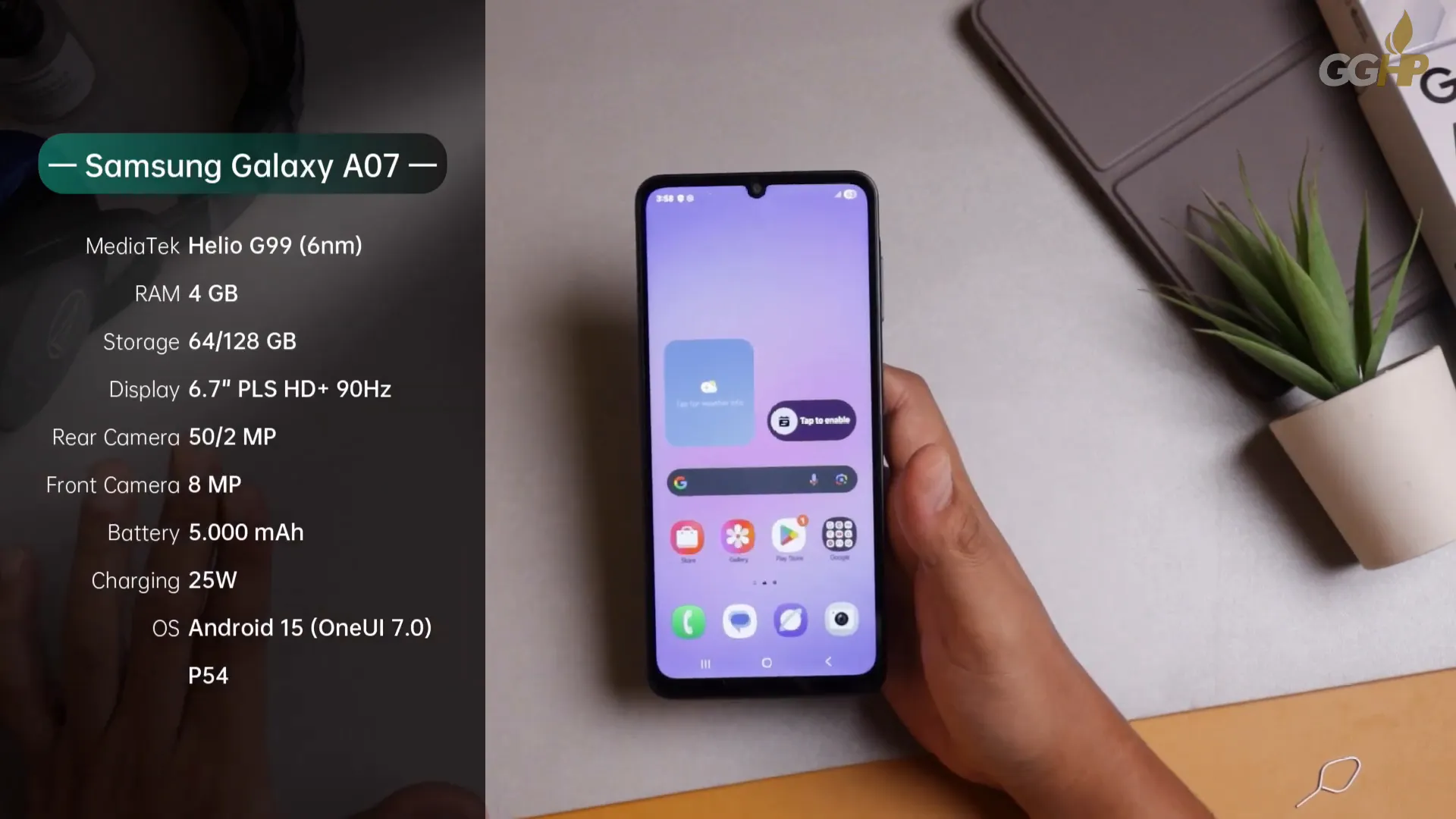 Menu setting menampilkan informasi display PLS, One UI 7.0 dan Android 15 serta klaim update 6 kali