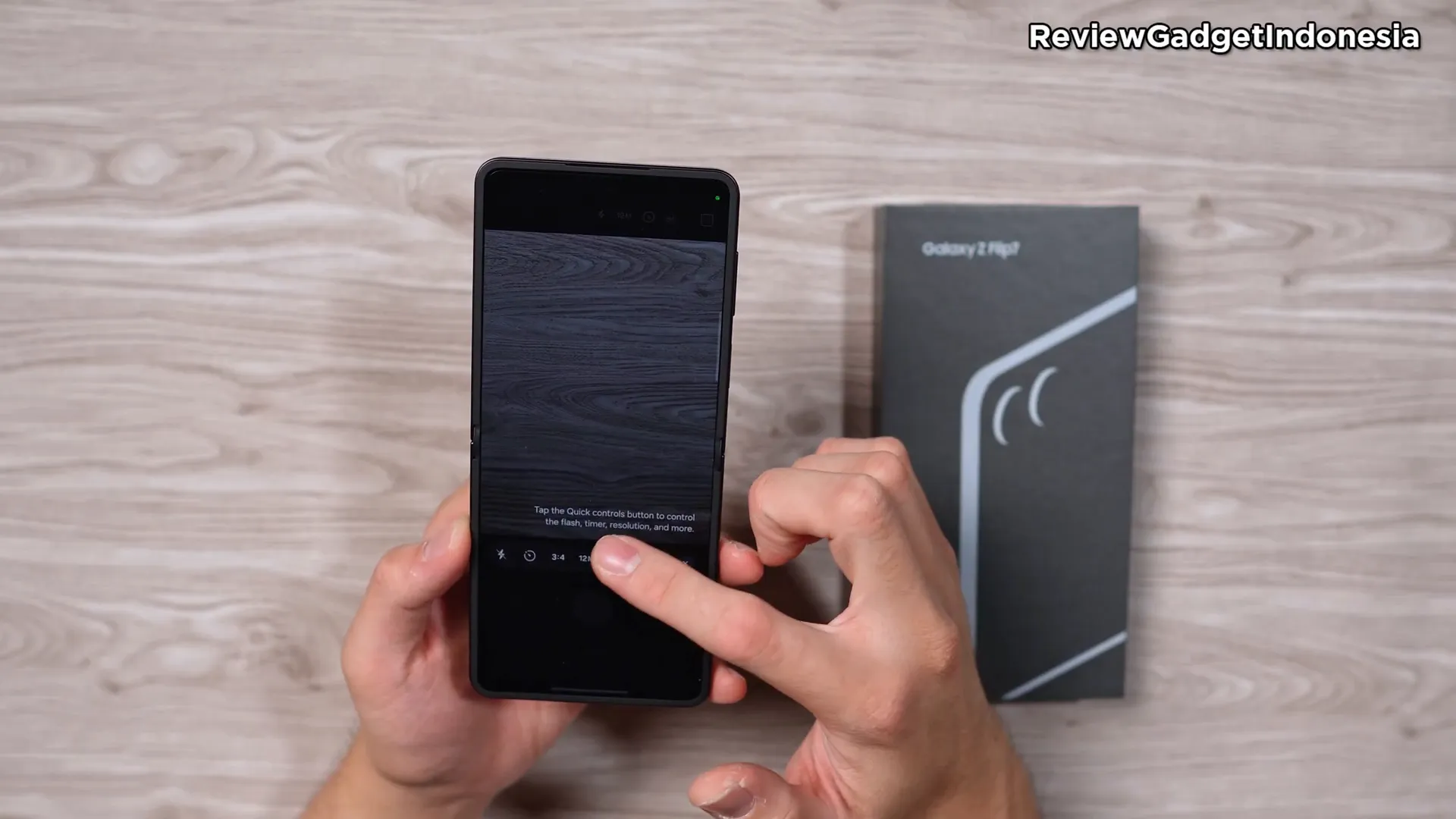 Samsung Galaxy Z Flip 7 mode kamera dengan berbagai pilihan seperti Pro, Night Mode, Slow Motion, dan Dual Recording