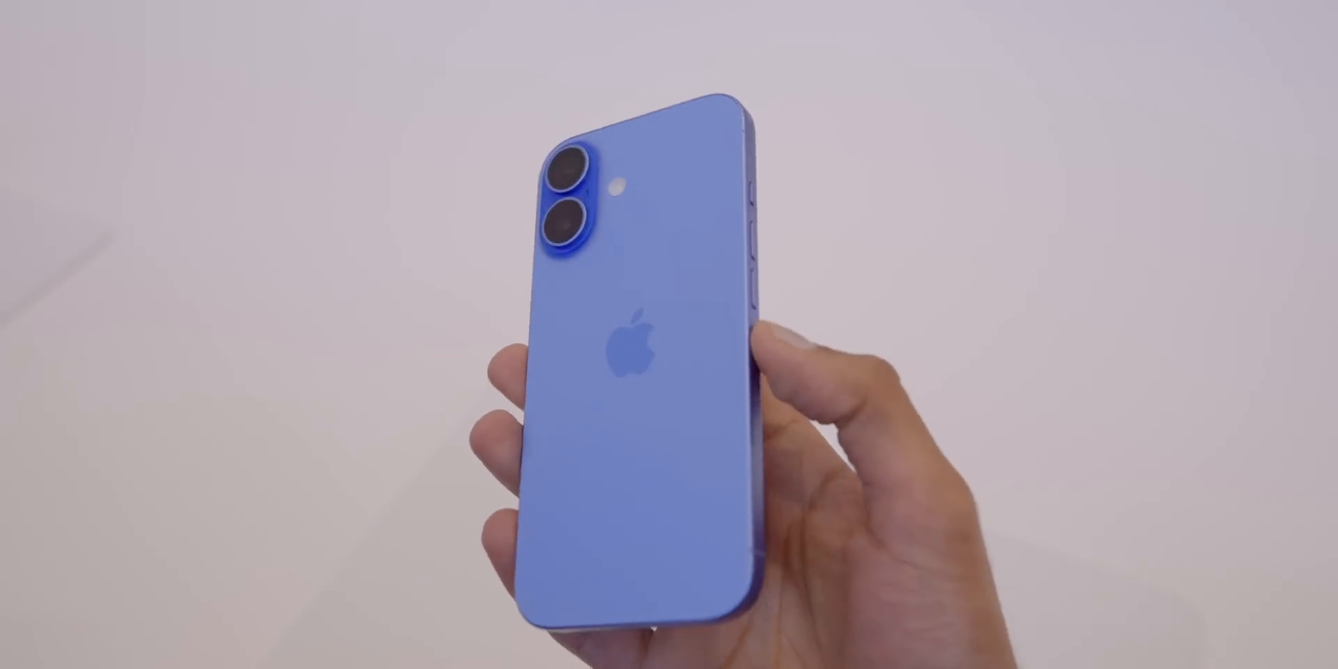 iPhone 16 and 16 Plus in ultramarine color