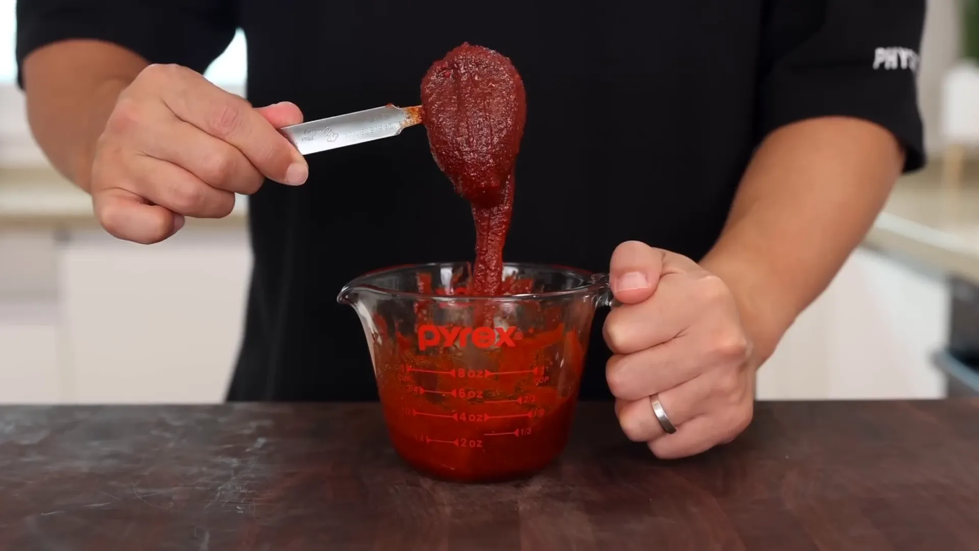 Mixing the seasoning paste for Tteokbokki