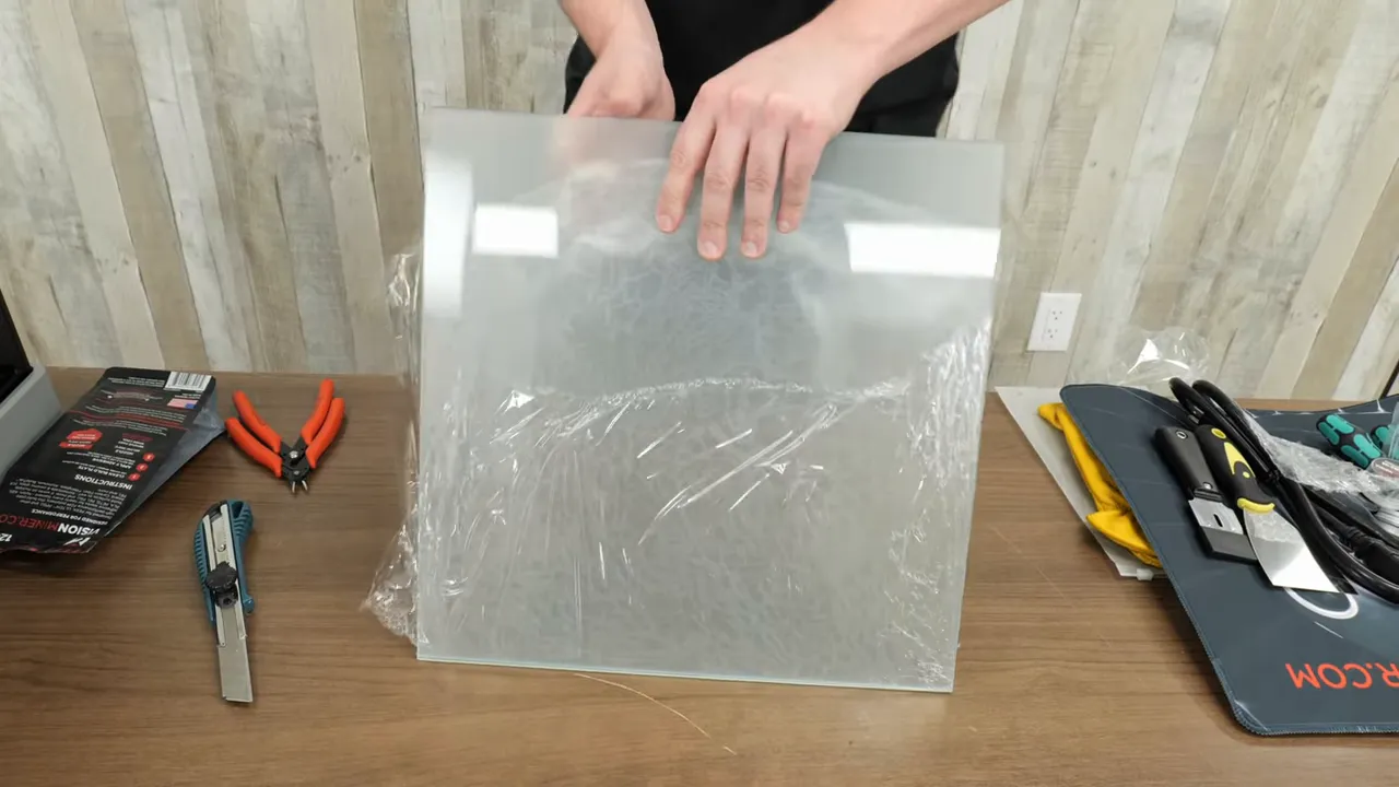 Heat resistant gloves included in the box