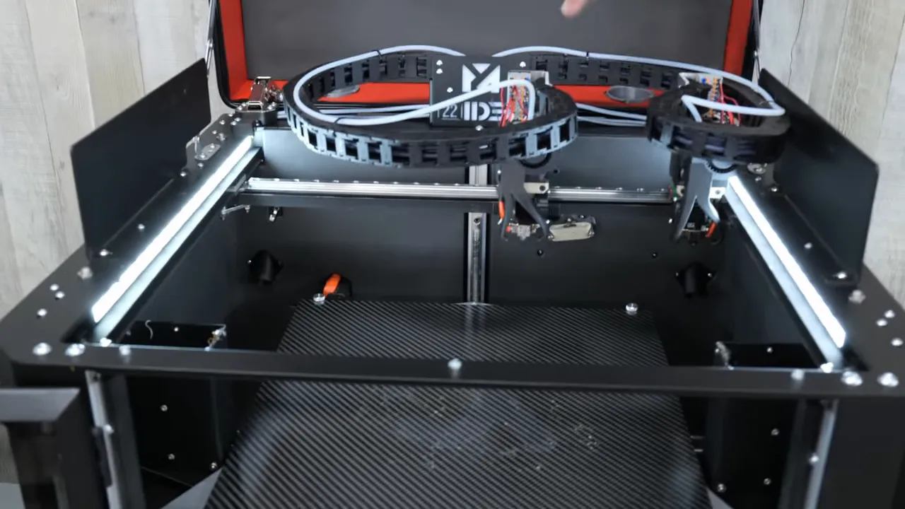 Top open showing easy access to both extruders