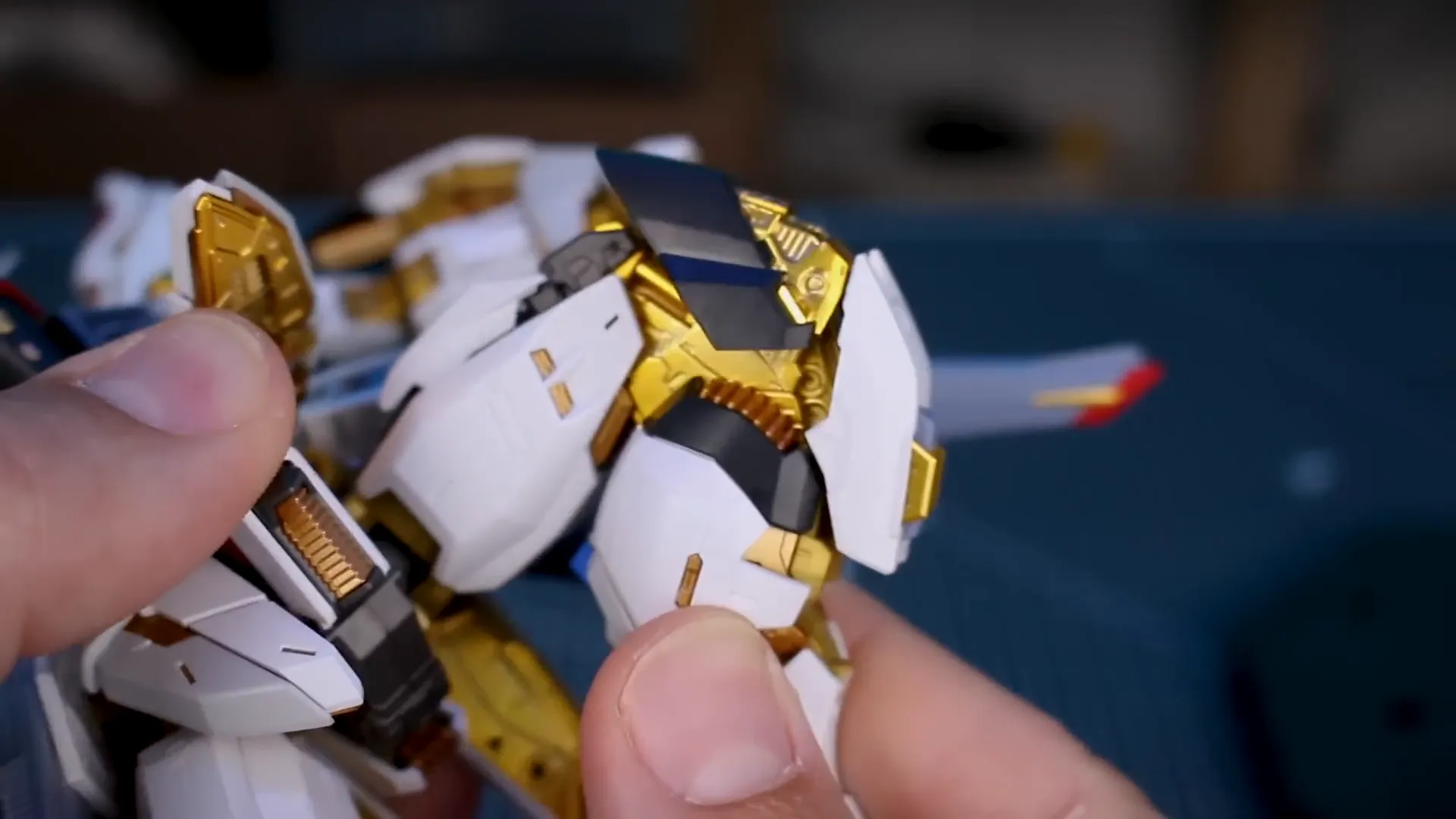 Articulación de las piernas del MGEX Strike Freedom Gundam