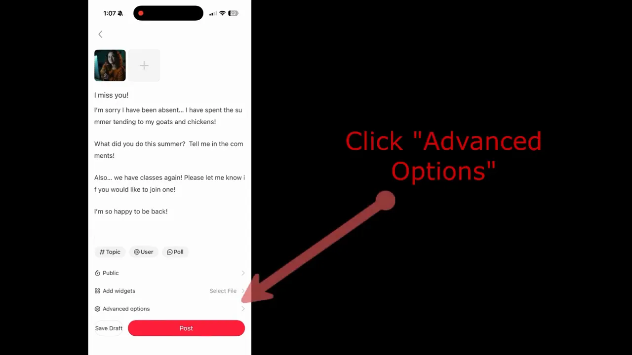 Xiaohongshu post composer screen with arrow pointing to the Advanced options entry