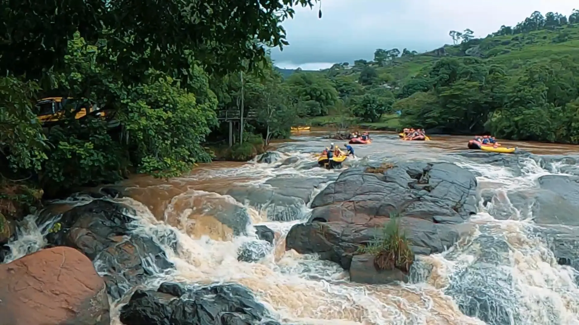 Serra Negra e Socorro: O Emocionante Rafting no Interior Paulista 10 serra negra e socorro