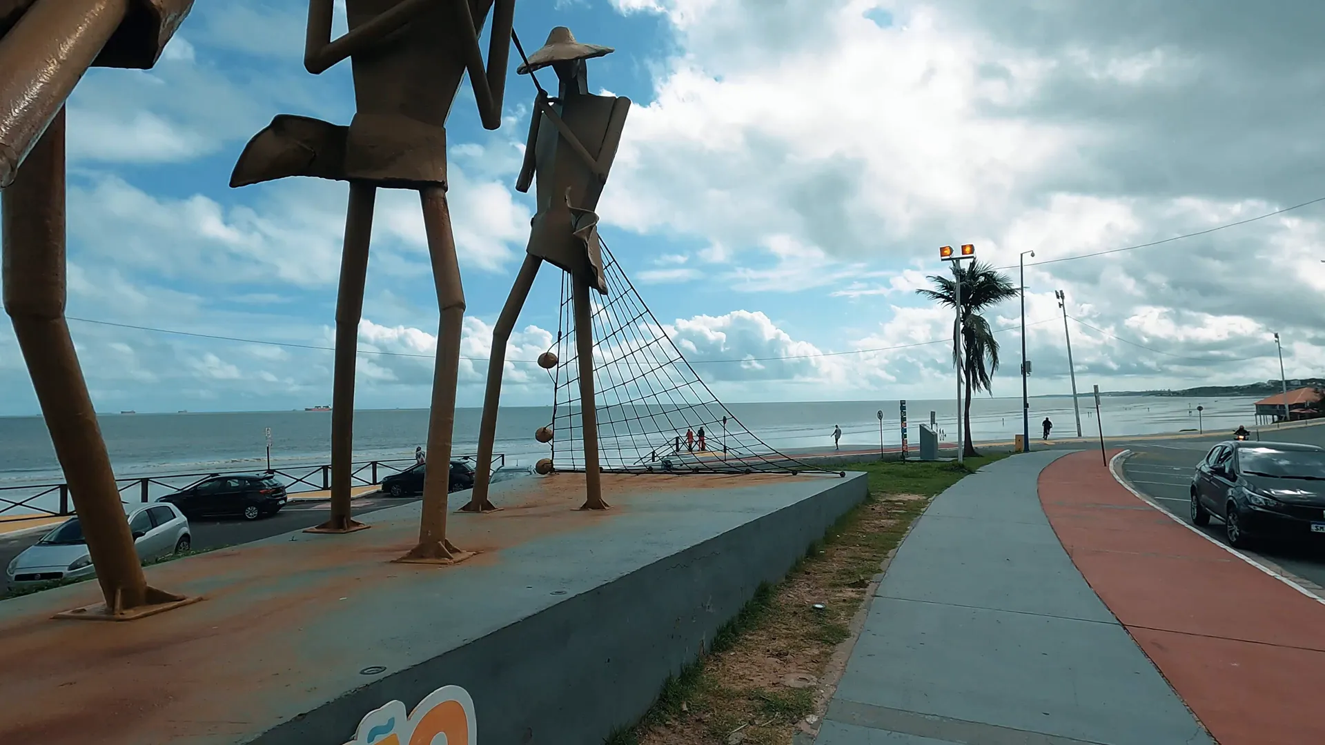 Descubra os Encantos do Centro Histórico de São Luís do Maranhão! 9 Pôr do sol na Avenida Litorânea com monumentos e ciclovias