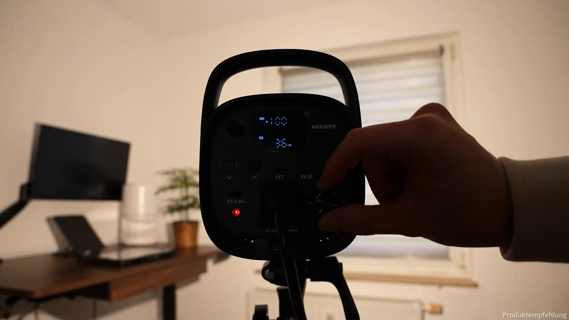 NEEWER - Studio-Licht CB60B im Test: Mein Erfahrungsbericht nach 4 Monaten 2 Einstellung der Farbtemperatur auf der NEEWER CB60B