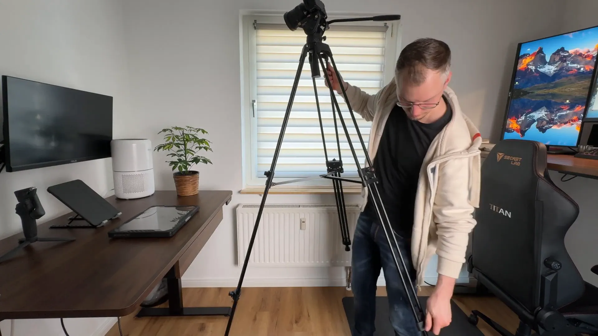 Stativ auf voller Höhe ausgefahren, stabiler Stand