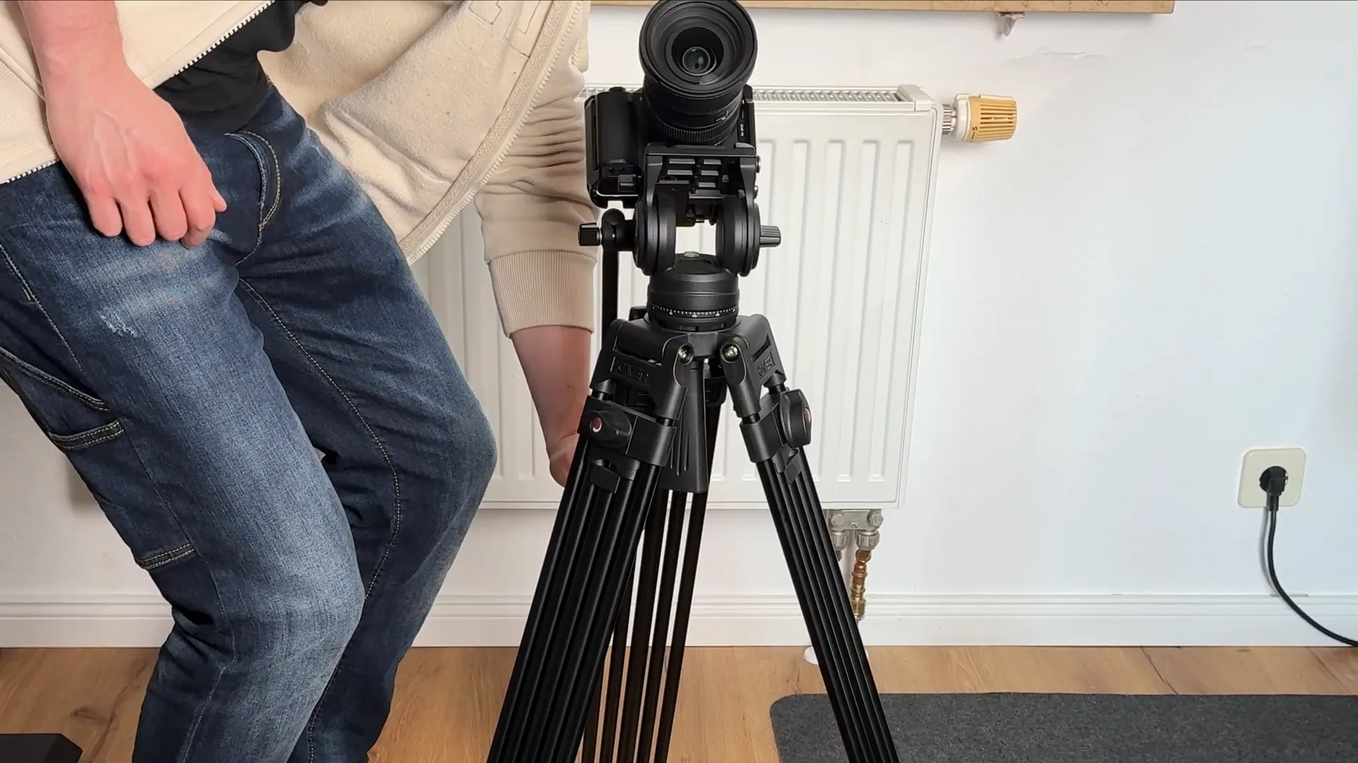 Cayer BV30L Stativ in Aktion bei Videoaufnahmen