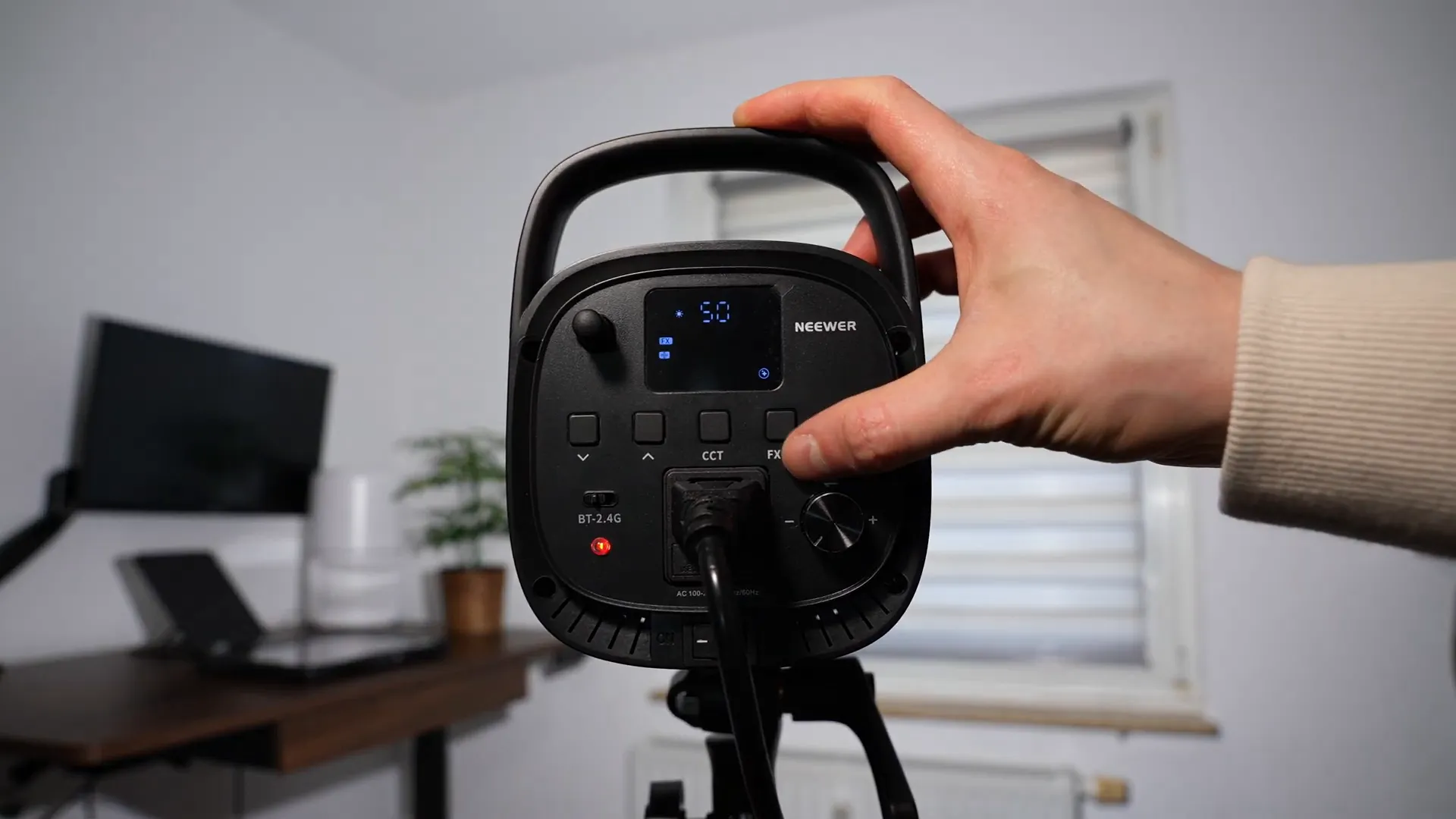 NEEWER - Studio Light CB60B Review | Experience Report After 4 Months 5 Bluetooth App Steuerung des NEEWER CB60B