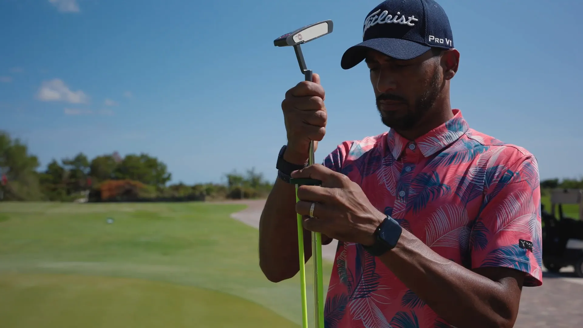 Setting up the training aid under the arms