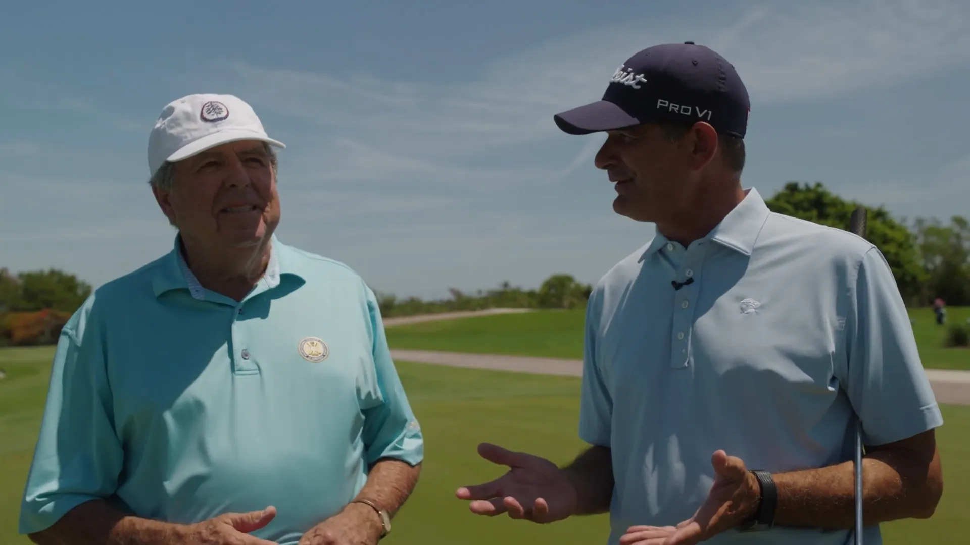 True Blue Putting Mirror Features