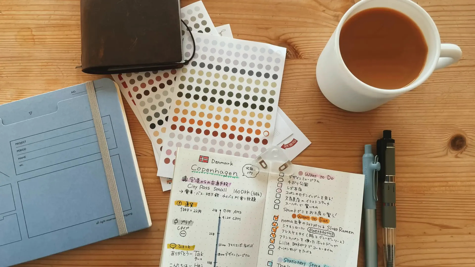 リレベーカリーの店内とコーヒー