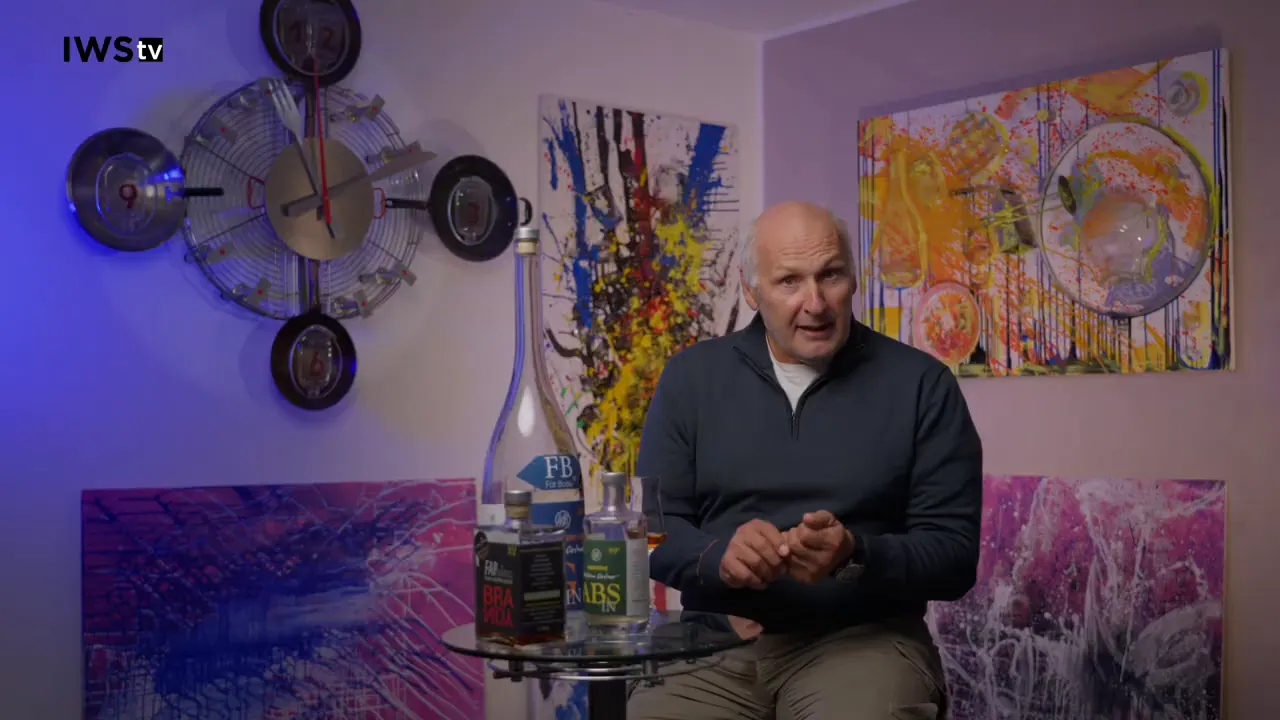 Unterschiedliche Ausgangsstoffe: Trauben, Hefe und Trester