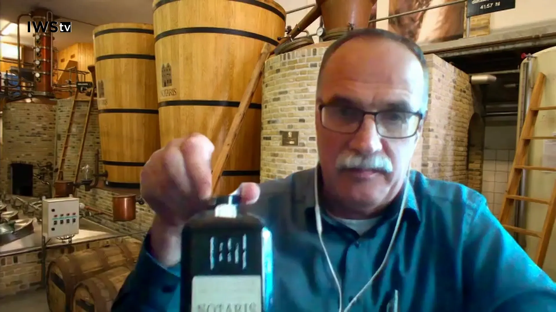 100 % Maltwine Genever in der Brennerei Herman Jansen