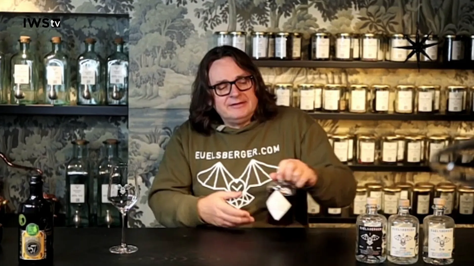 Slow Gin mit Schlehen aus der Eifel