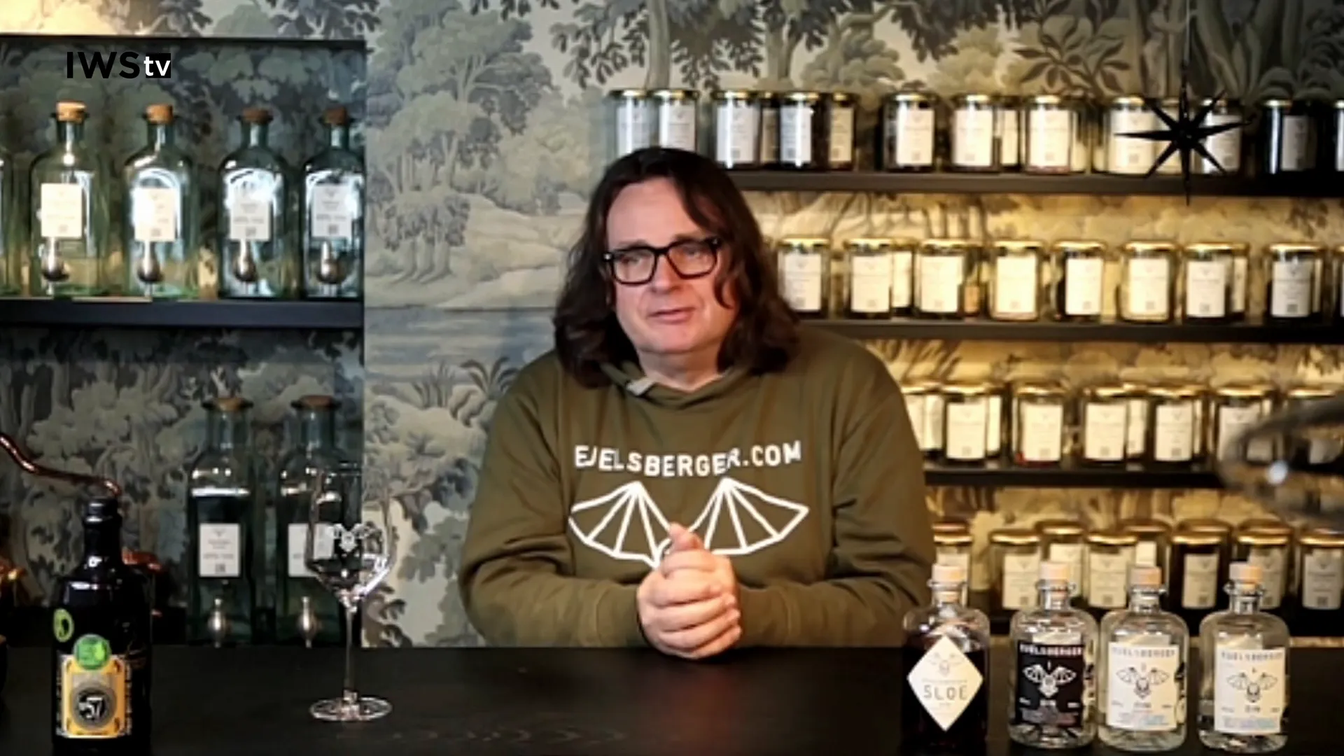 KI-generierter Gin mit ungewöhnlichem Eukalyptus-Aroma