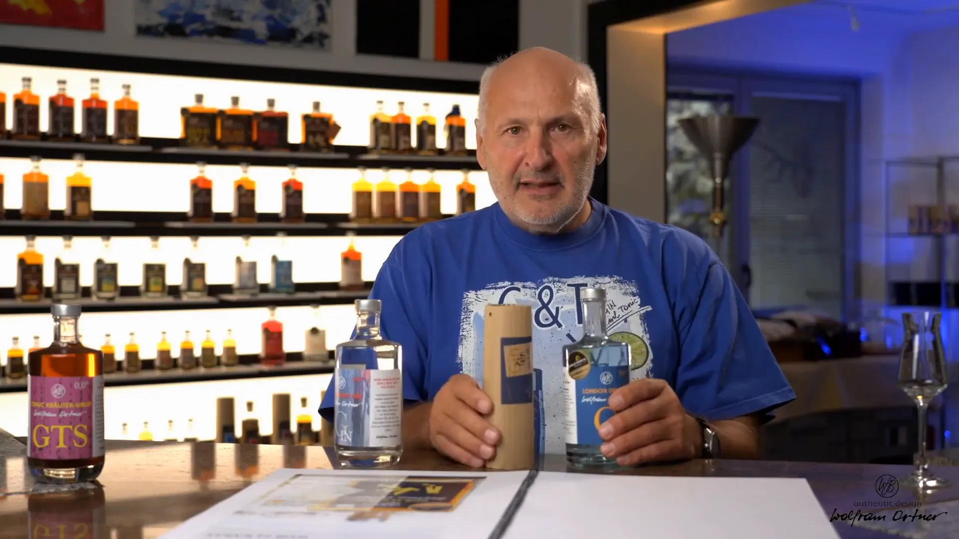 Warp Gin bottles and gift sets available in the online shop