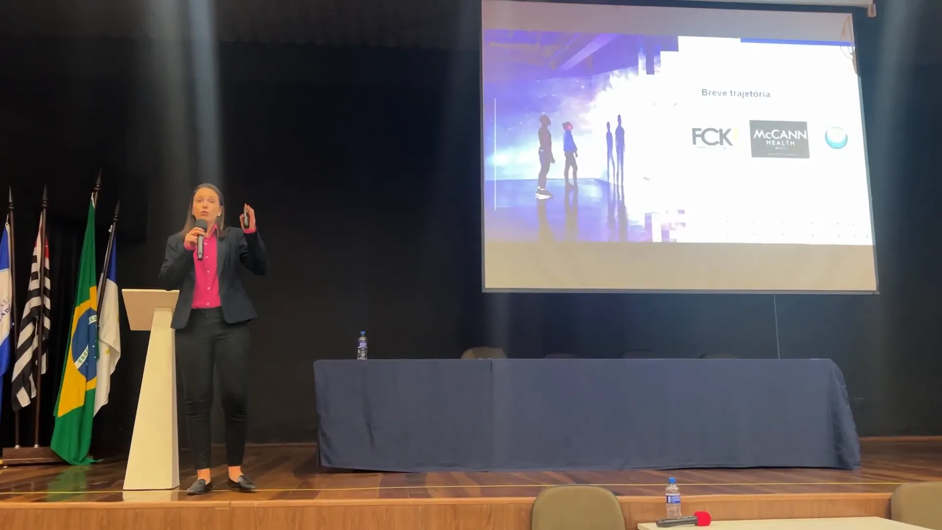 Palestra de Mariana Curi sobre estratégias de comunicação e vendas