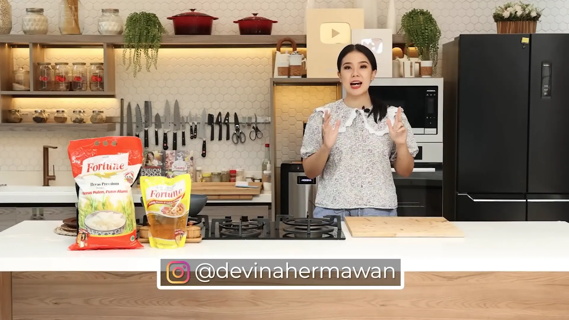 Devina menyapa dan memperkenalkan resep kentang goreng homemade