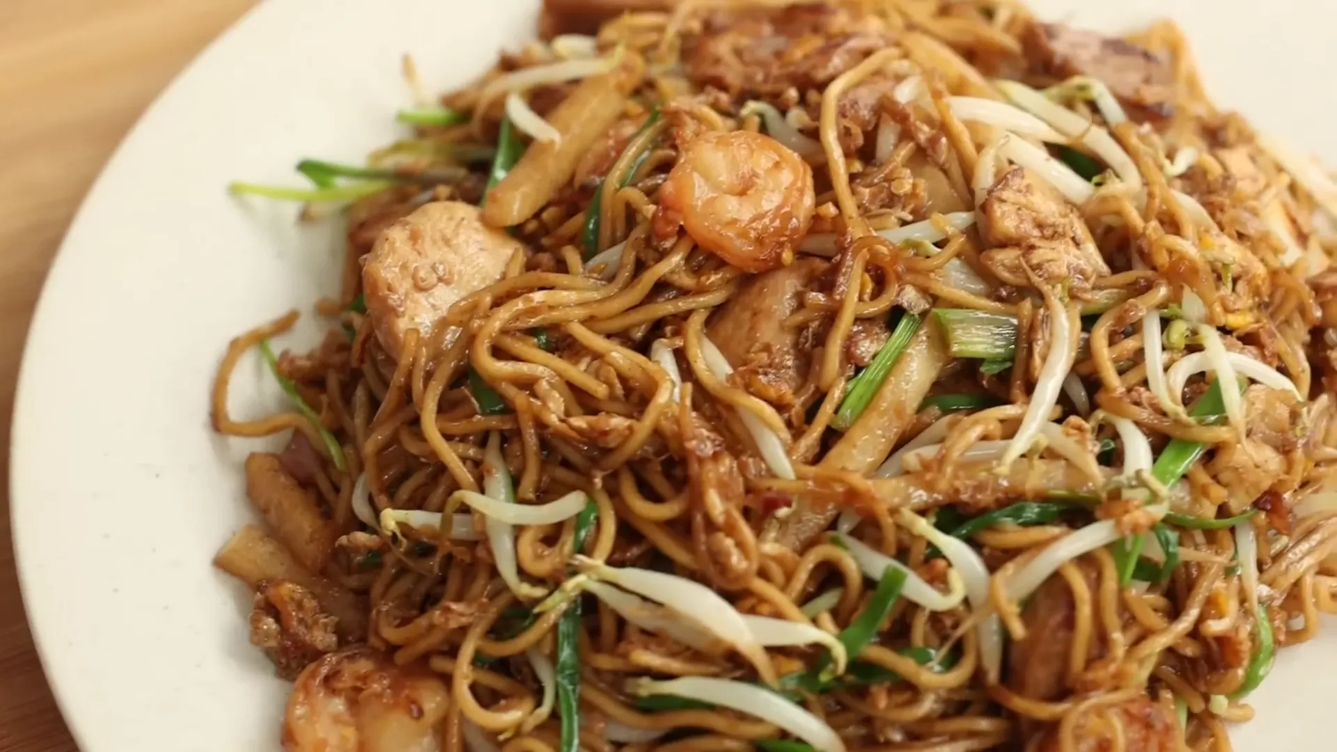 Bakmie goreng siap disajikan