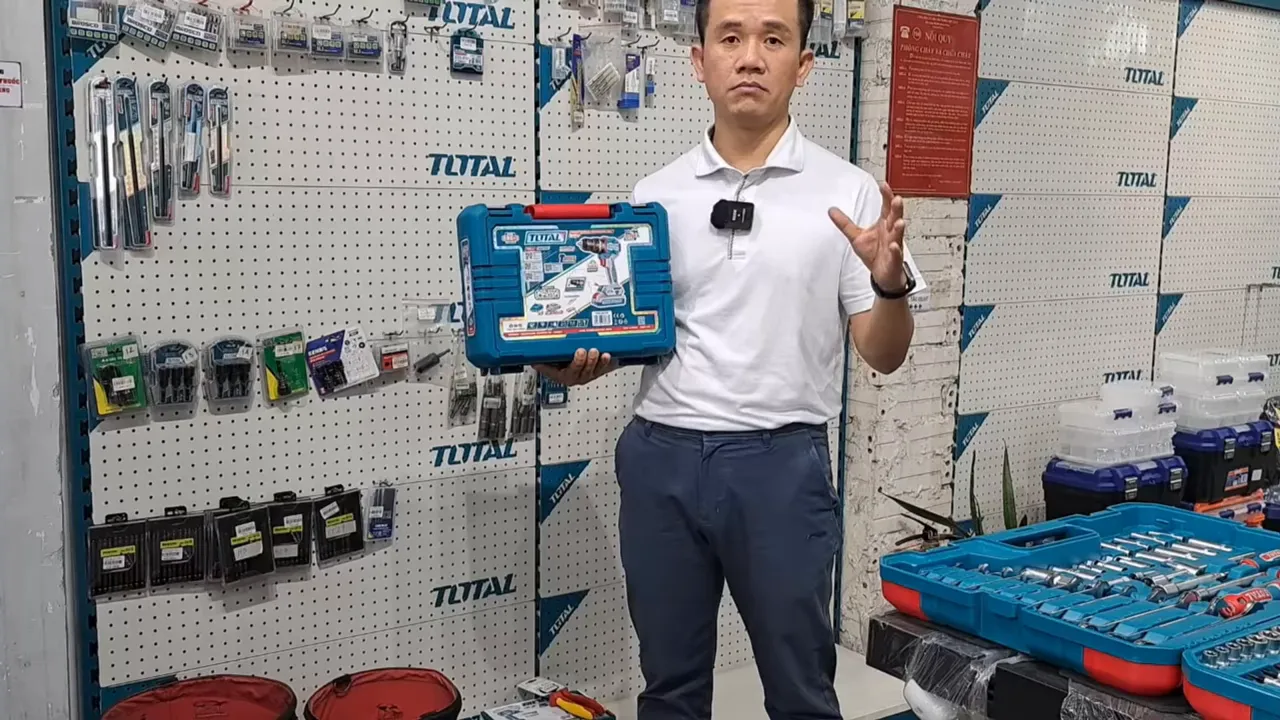 Hộp bộ máy khoan Total TIDLI20768 và phụ kiện rõ nét