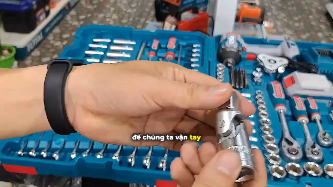 Đầu lắc léo xoay 4 chiều và bộ tuýp dài