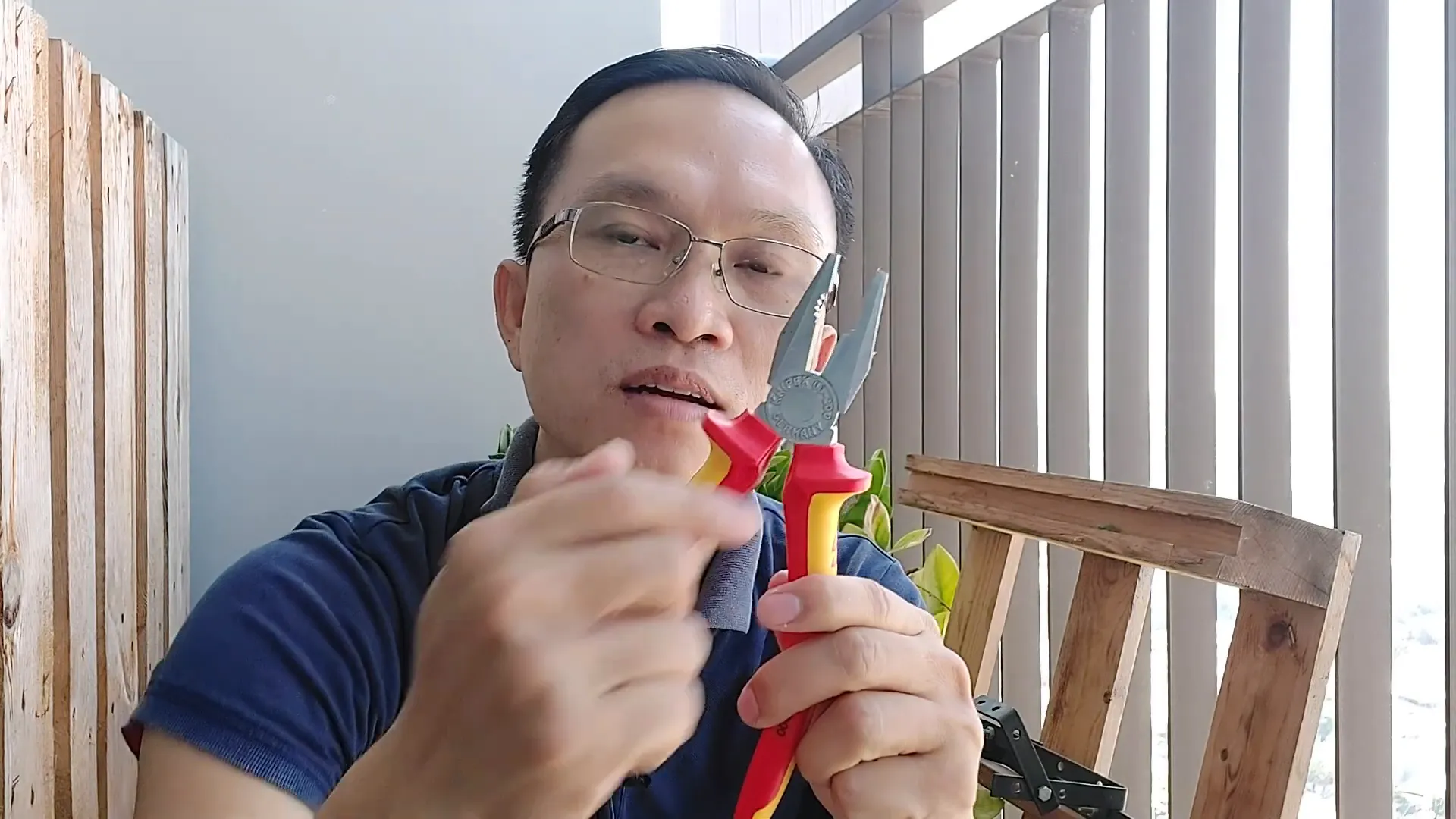 Lưỡi cắt của kìm Knipex với độ cứng 60 HRC