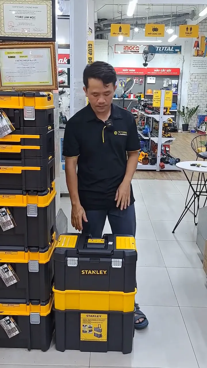 Chất liệu bền bỉ của thùng xe kéo STANLEY STST1-80151