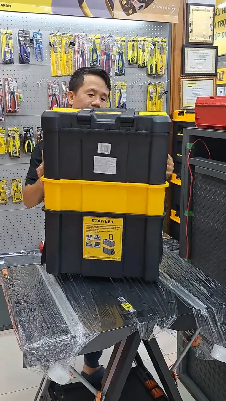 Thùng xe kéo STANLEY STST1-80151 với thiết kế đa năng