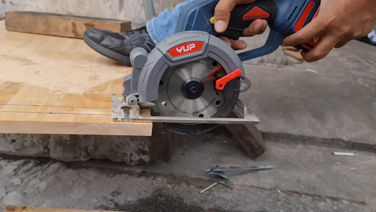 Mở hộp chiếc up YP20-C140M mới