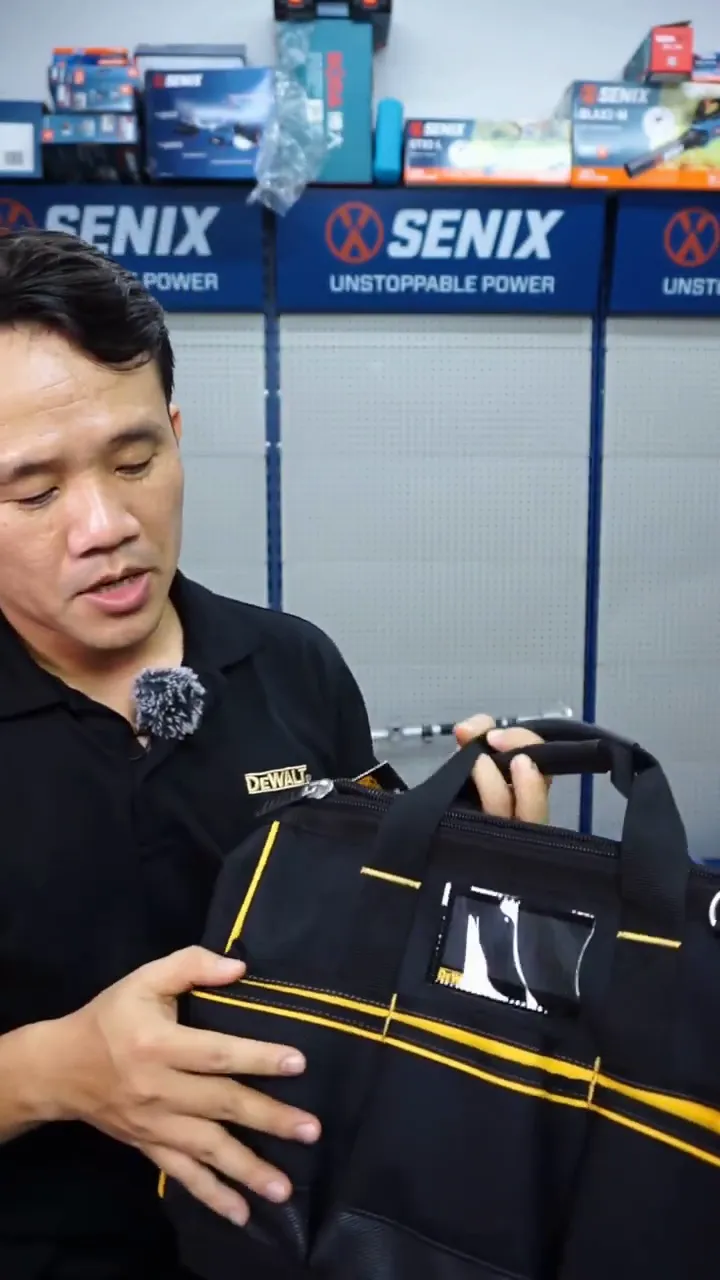 Các ngăn chứa trong túi DEWALT DWST83489-1