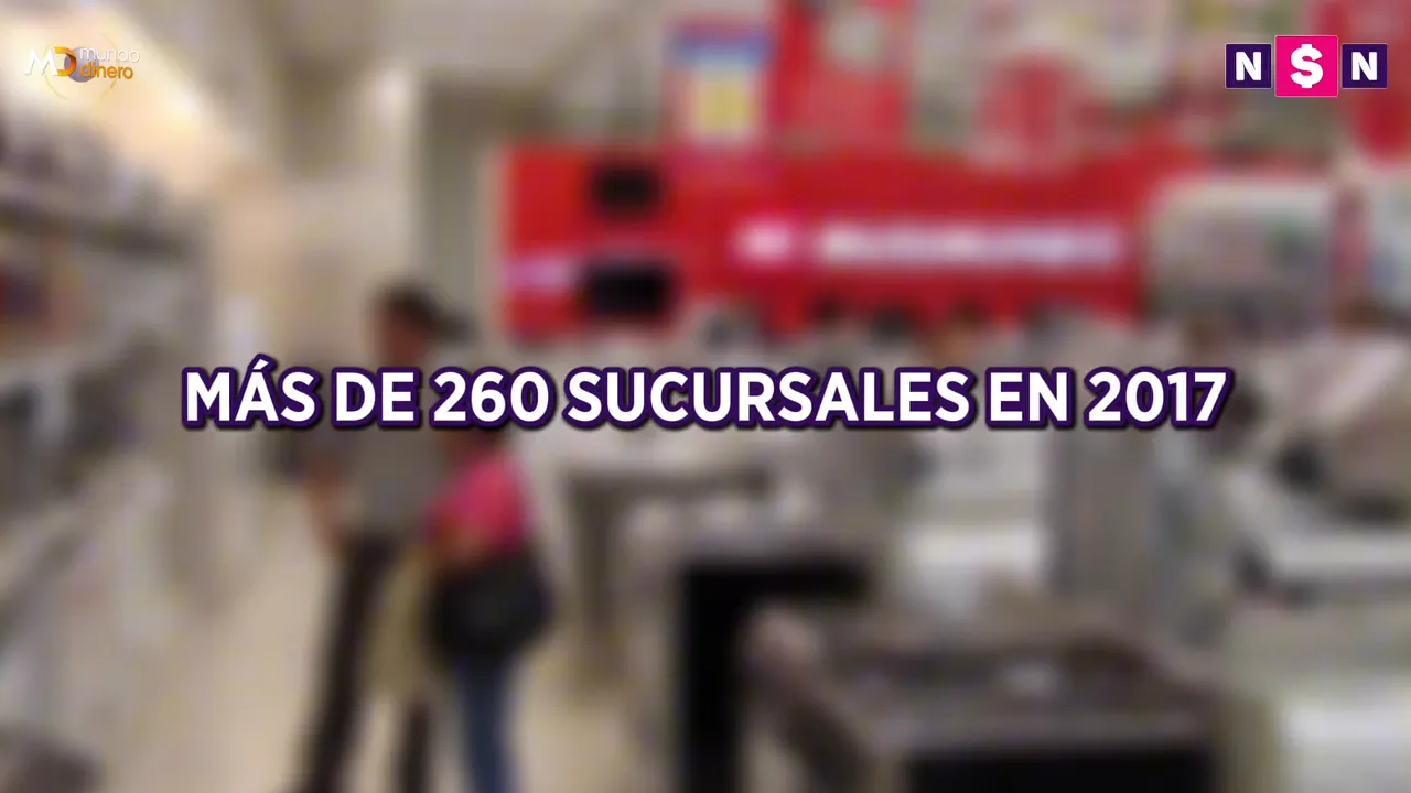 Placa con el texto m�s de 260 sucursales en 2017 sobre una imagen desenfocada de un local