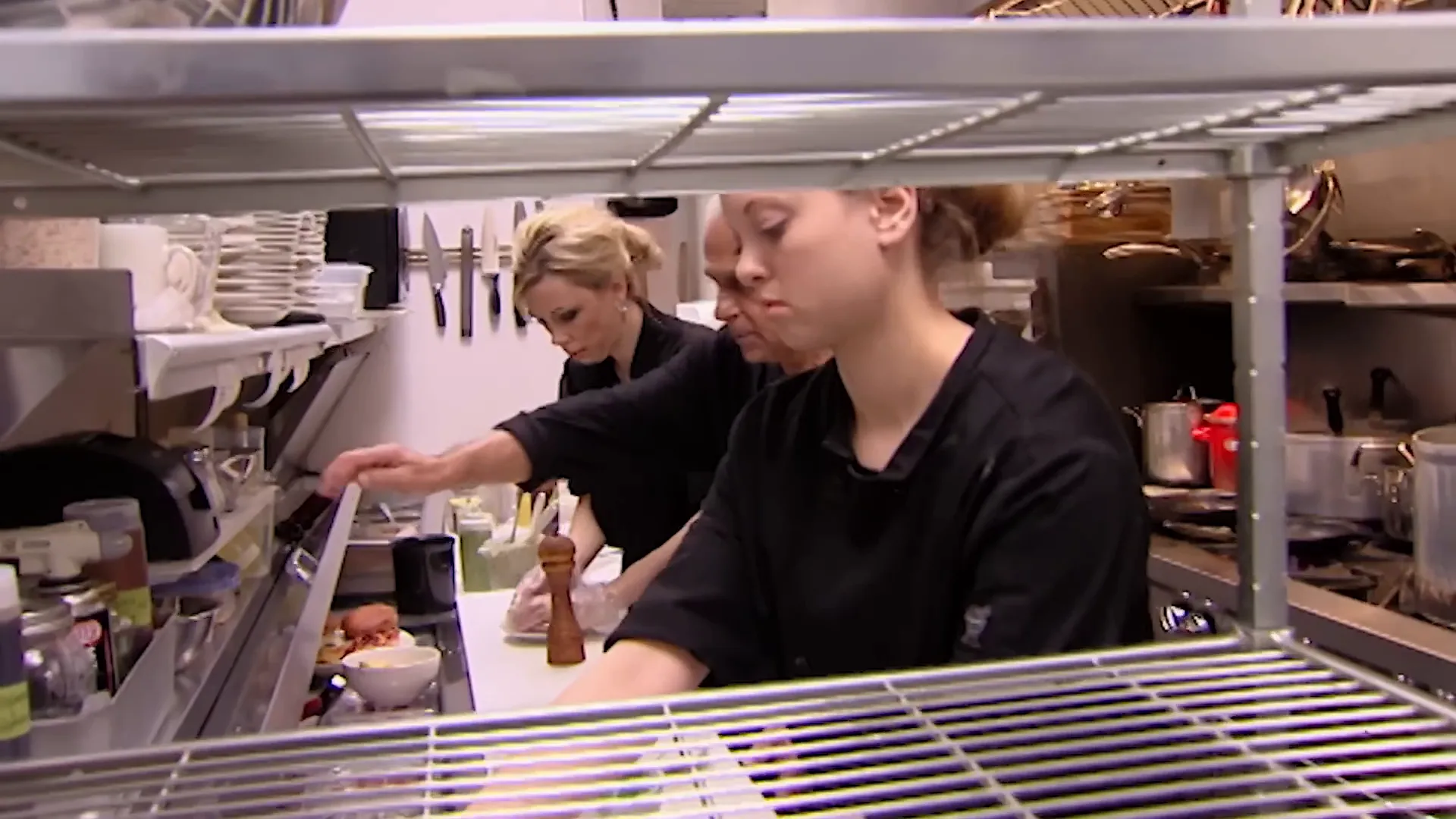 Amy dismissing criticism about frozen ravioli