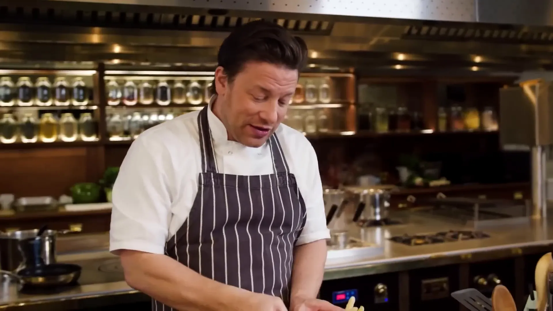 Cooking white asparagus tortellini