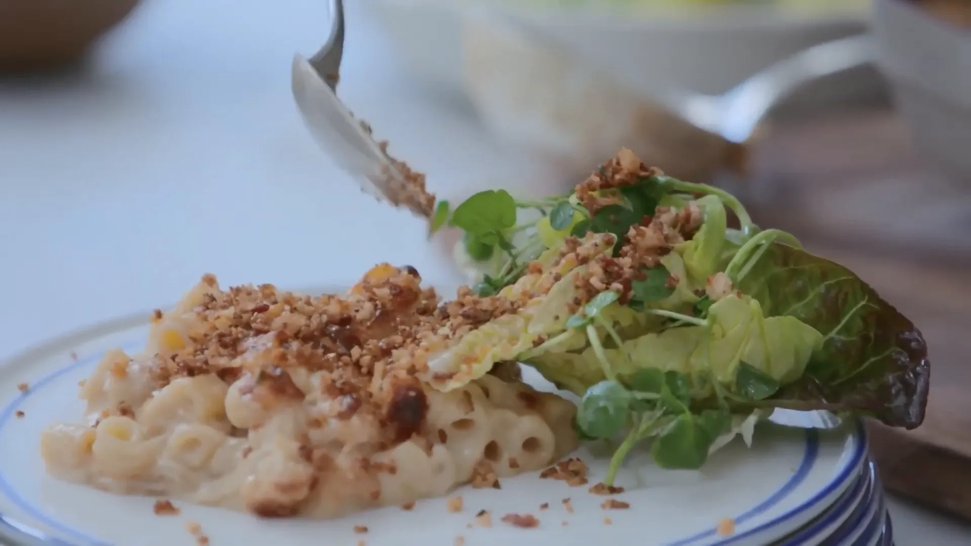 Baked mac and cheese with crispy breadcrumb topping