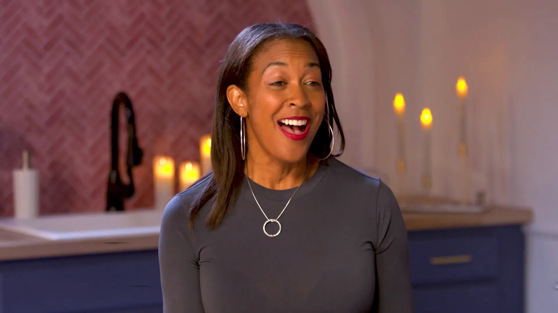 Dawn introducing herself, smiling and ready for the date