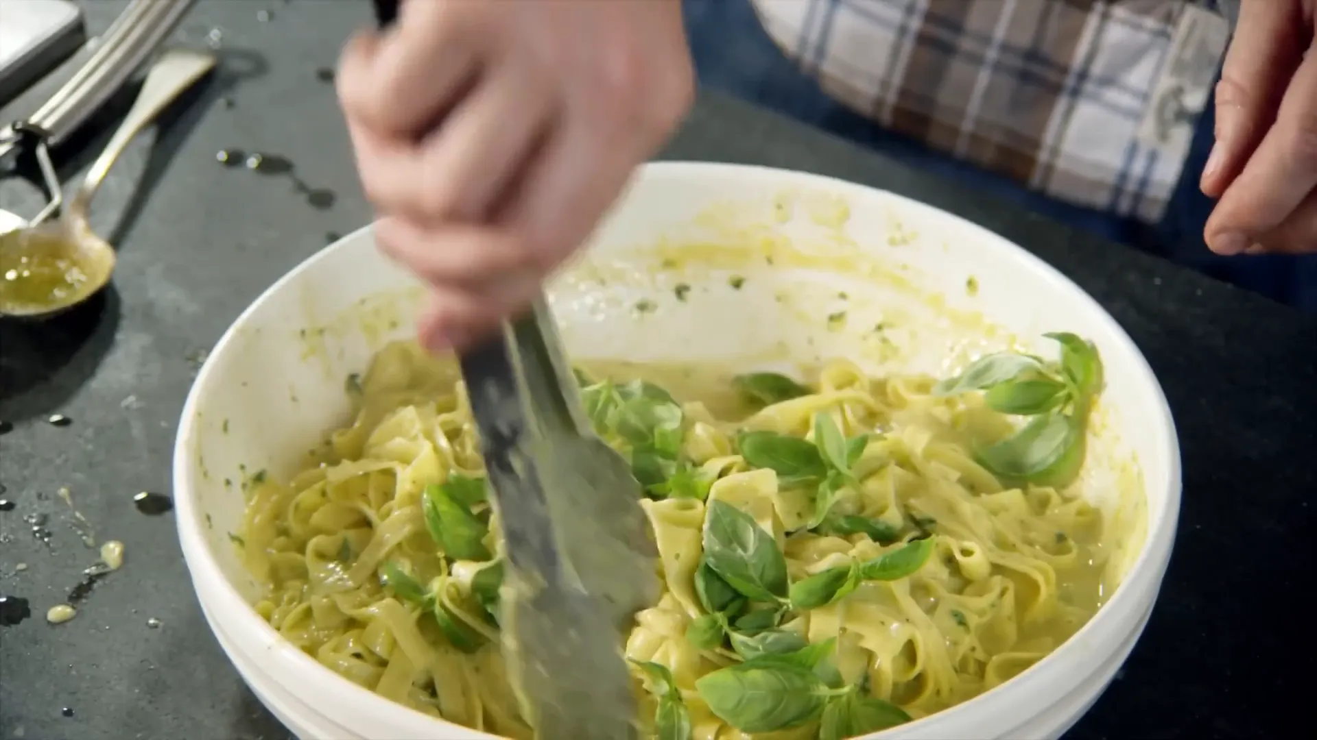 Freshly cut tagliatelle pasta tossed in lemon basil sauce