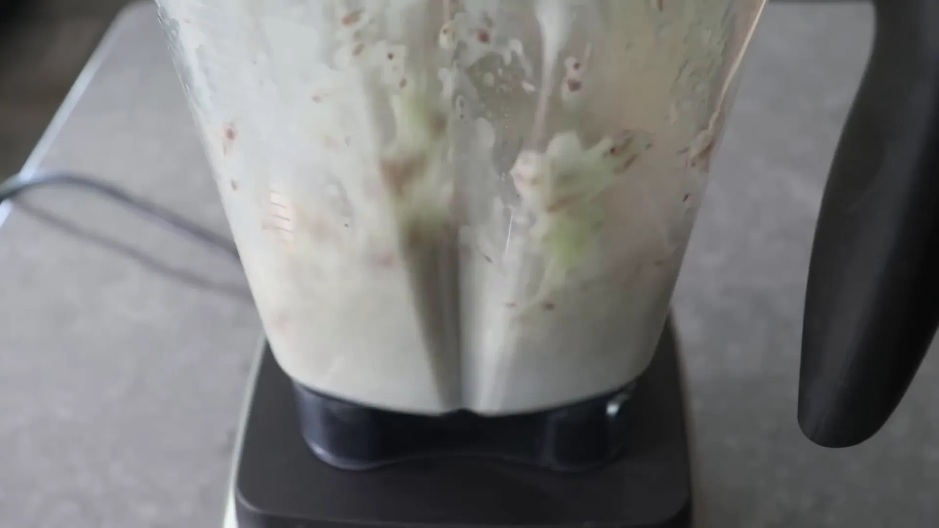 Blended melon and prosciutto puree in the blender
