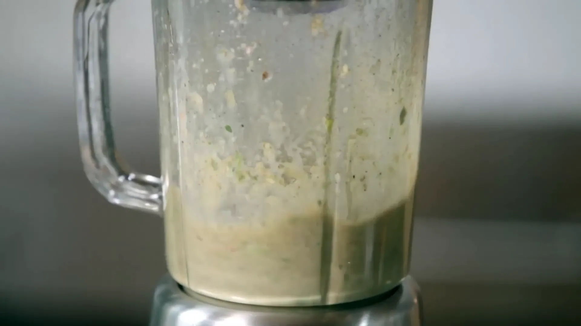 Blending jerk sauce ingredients into a smooth puree