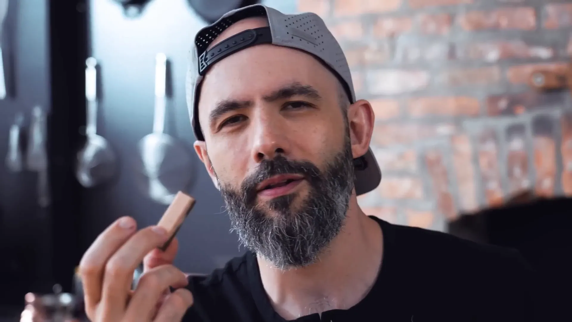 Strawberry chocolate cake Kit Kat, the favorite flavor