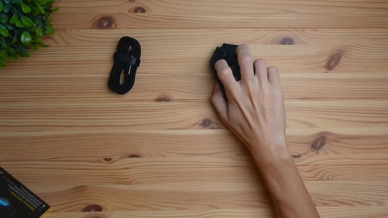 Hand demonstrating palm grip on the NightSabre