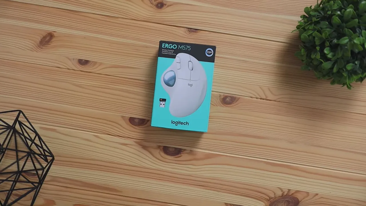 Logitech Ergo M575 box showing wireless trackball mouse and USB receiver