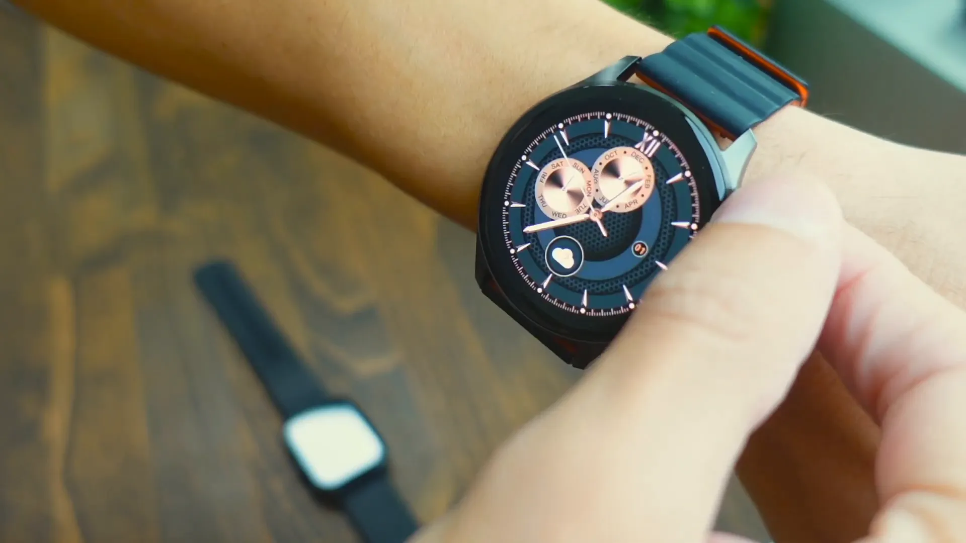 Close-up of the W13 smartwatch build quality
